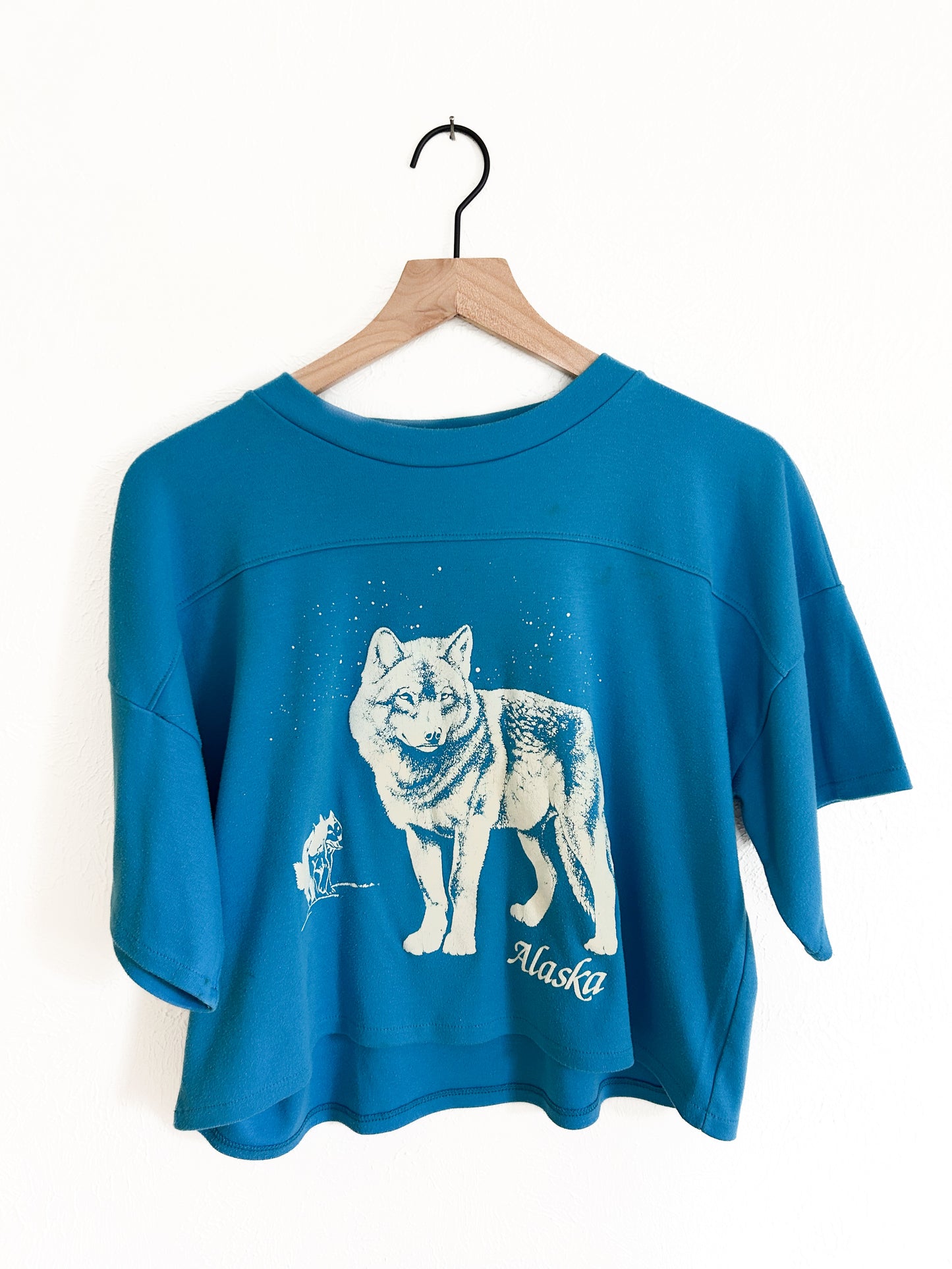 Alaska Vintage Cropped Wolf Shirt (M)
