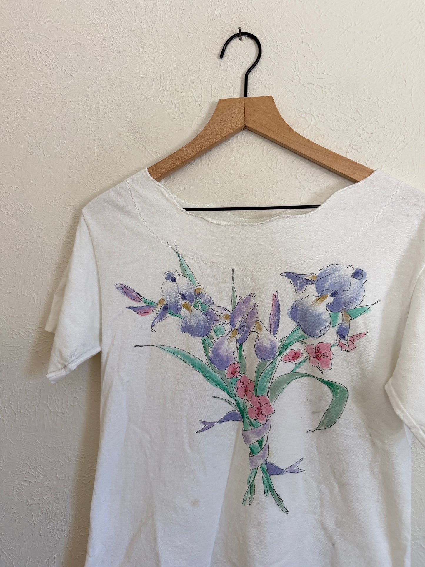 Vintage Floral Wavy Neck Shirt (M)