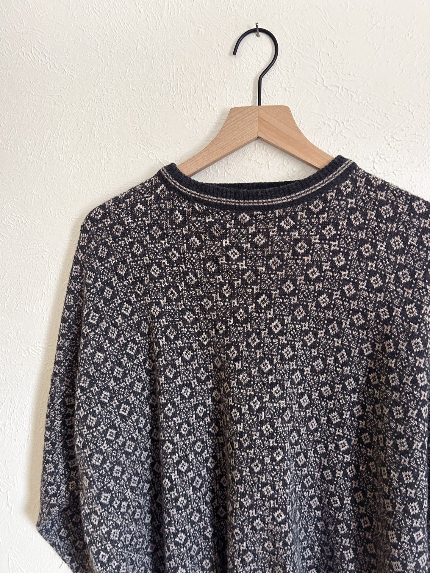 Vintage Grey Patterned Sweater (M)