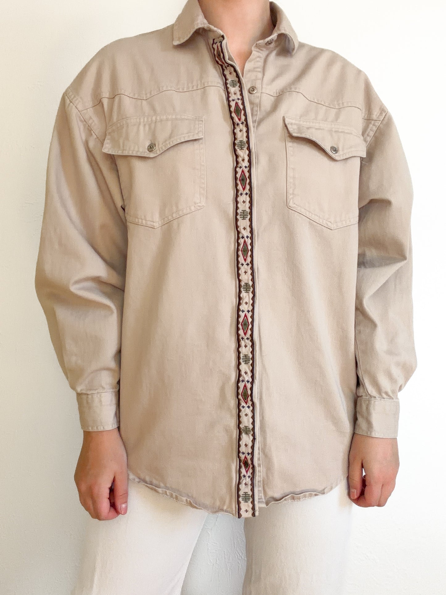 Western Vintage Embroidered Button Up (M)