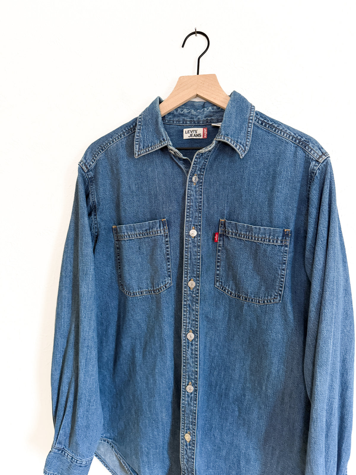 Levi’s Denim Button Up (S/M)