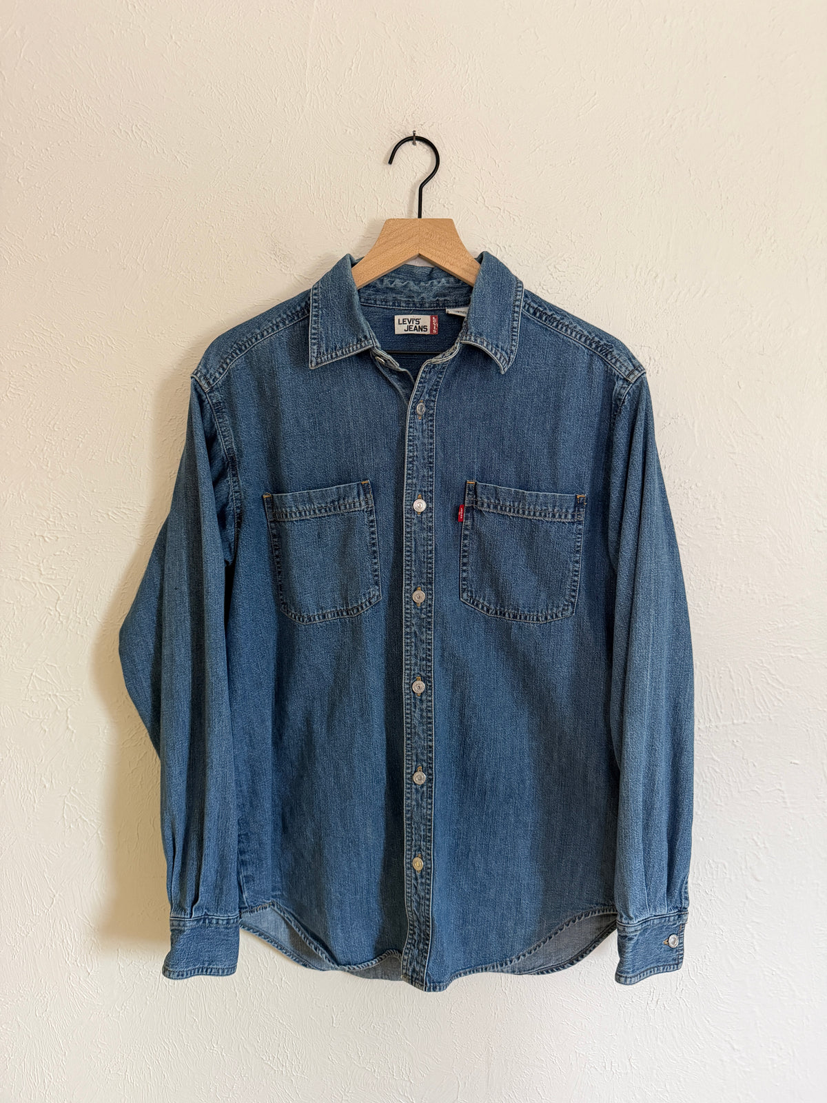 Levi’s Denim Button Up (S/M)
