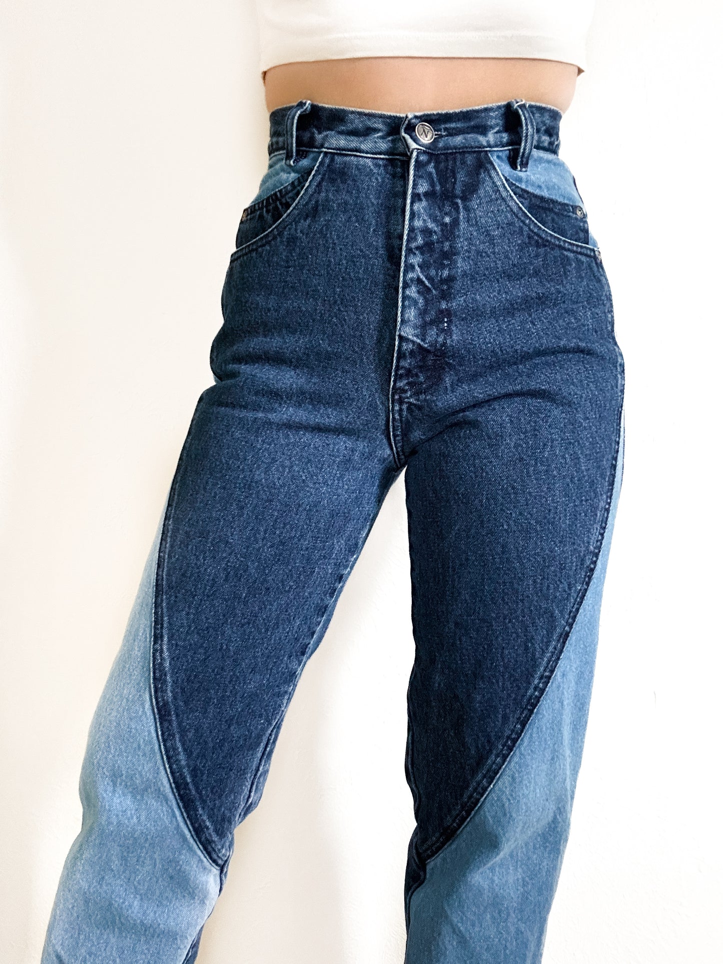 Two-Tone Thoroughbred Vintage Jeans (4)