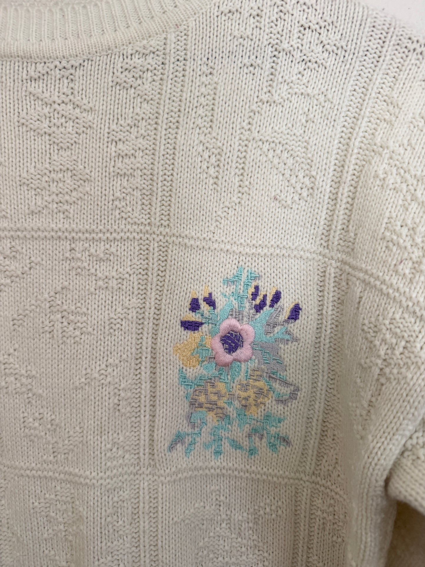 Vintage Floral Embroidered Sweater (S)
