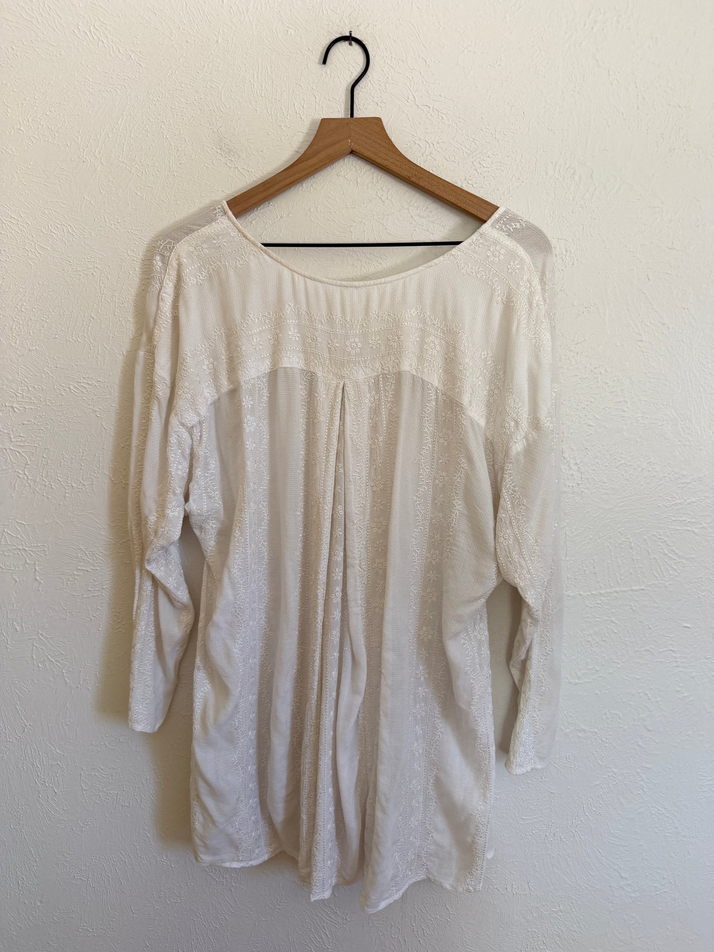 Free People White Lace Embroidered Long Sleeve (S/M)