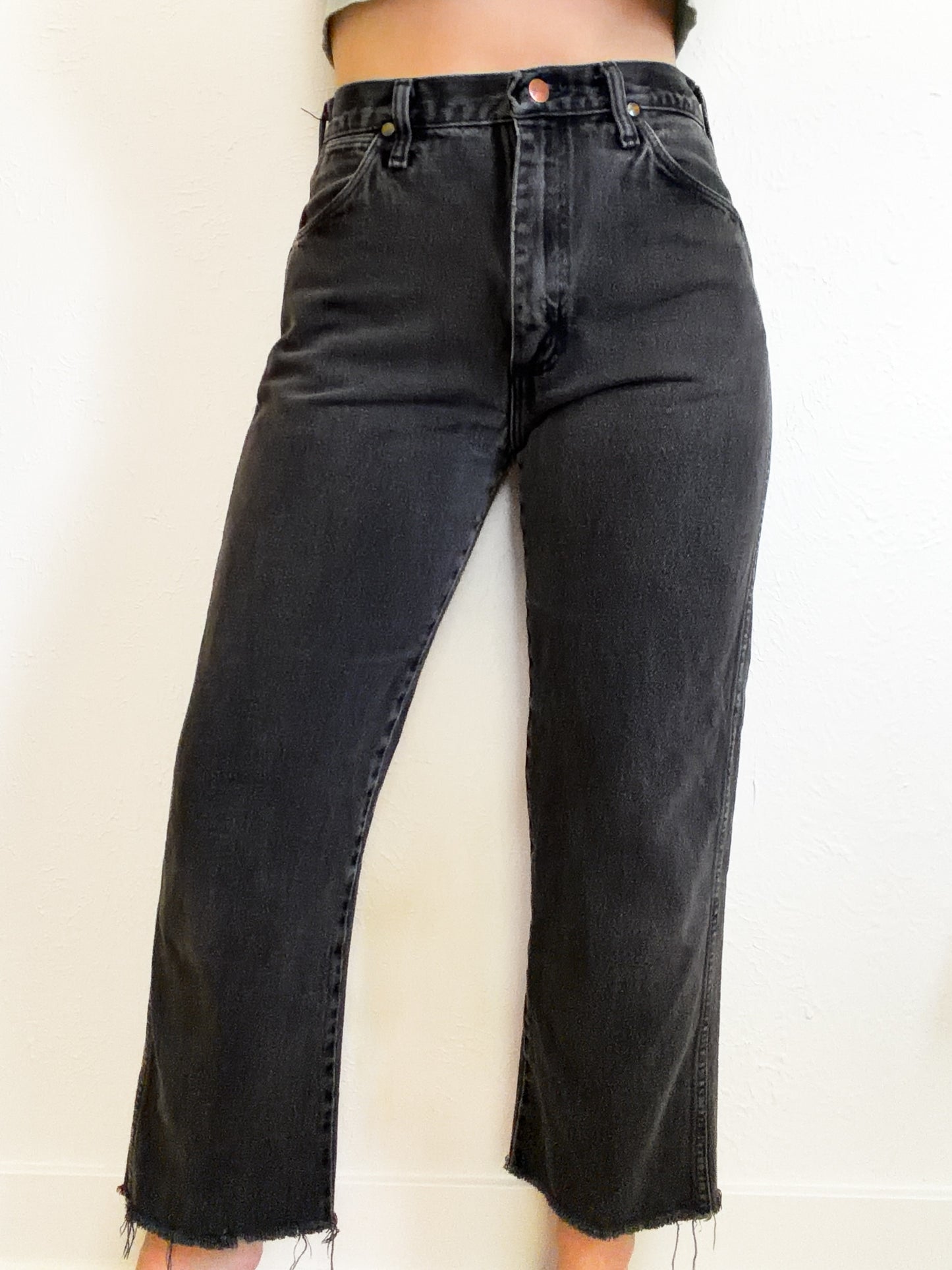 Wrangler Faded High Waisted Black Raw Hem Jeans (6)