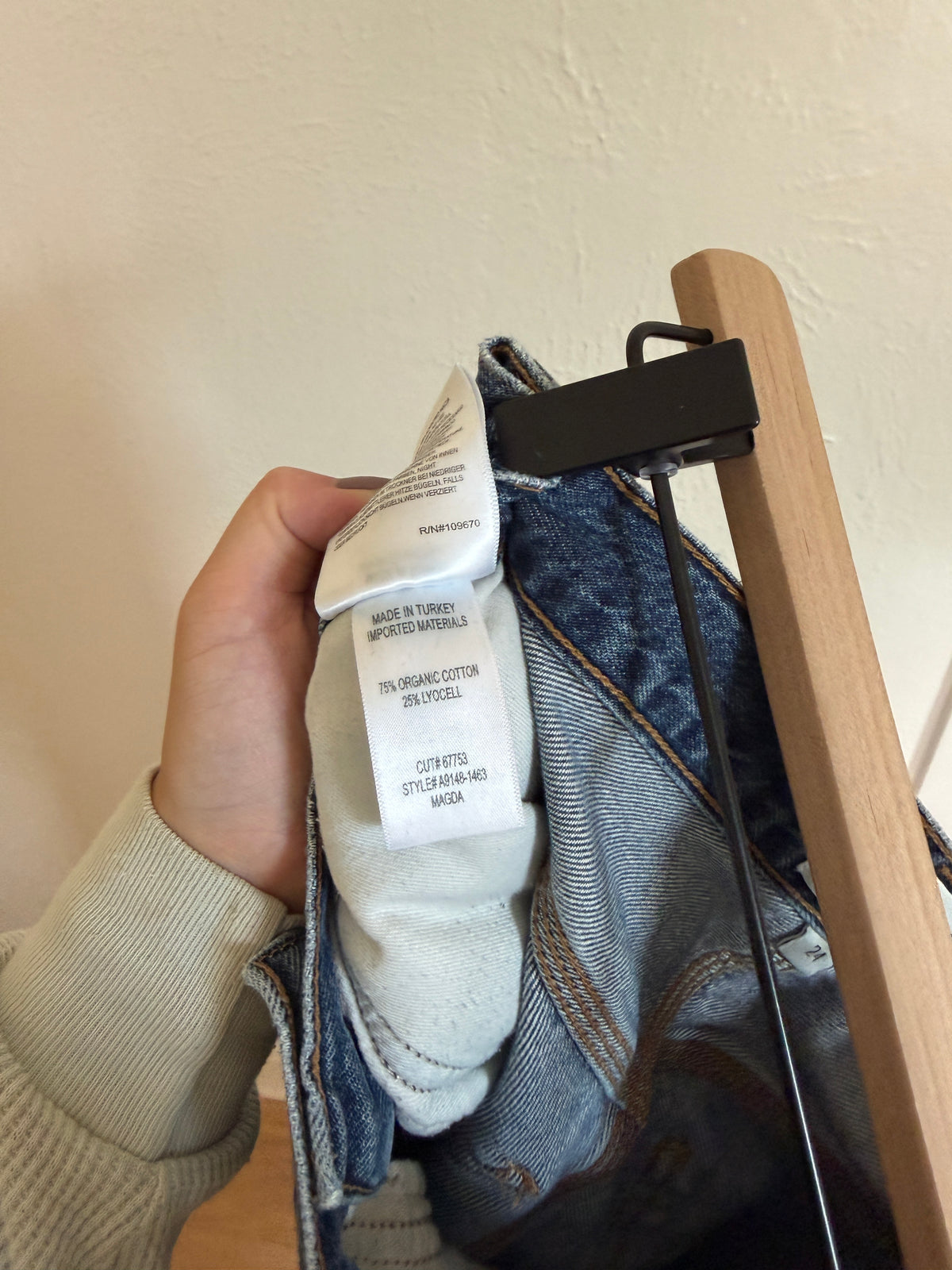 Agolde ‘Magda’ Carpenter Jeans (2)