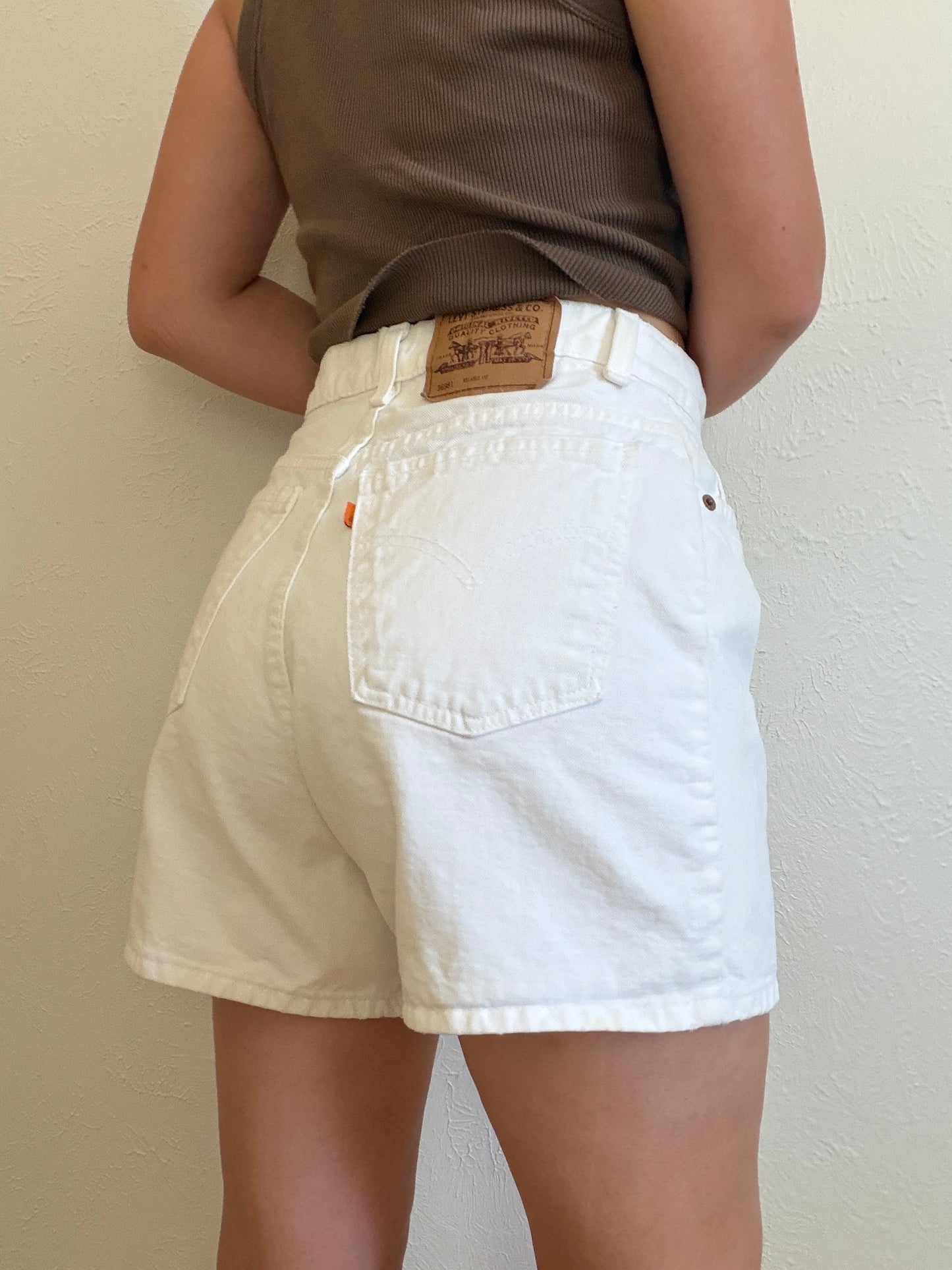 Levi’s 1995 Vintage Orange Tab White High Waisted Shorts (8)