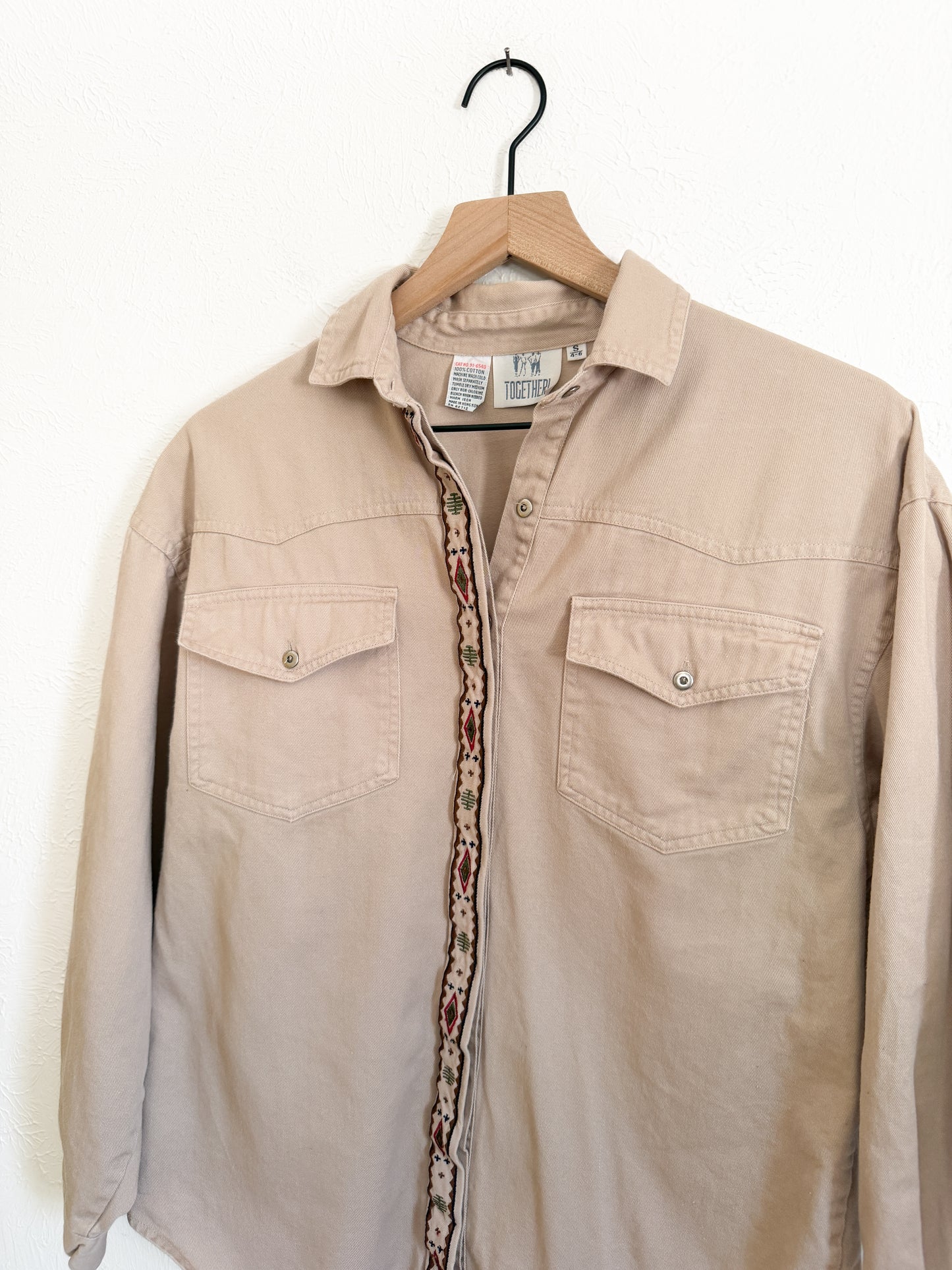 Western Vintage Embroidered Button Up (M)