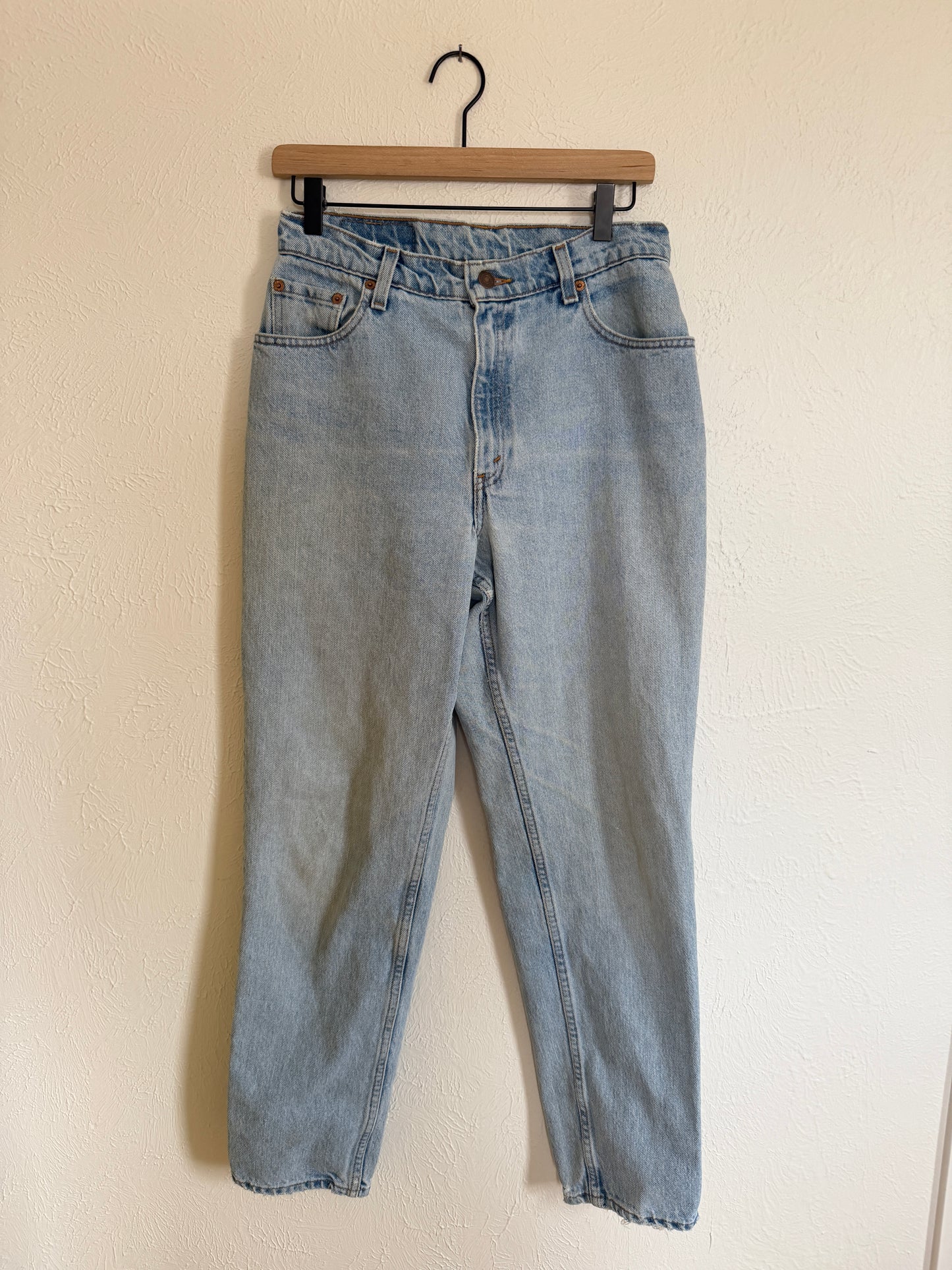 Levi’s 550 Light Wash Vintage Jeans (8)