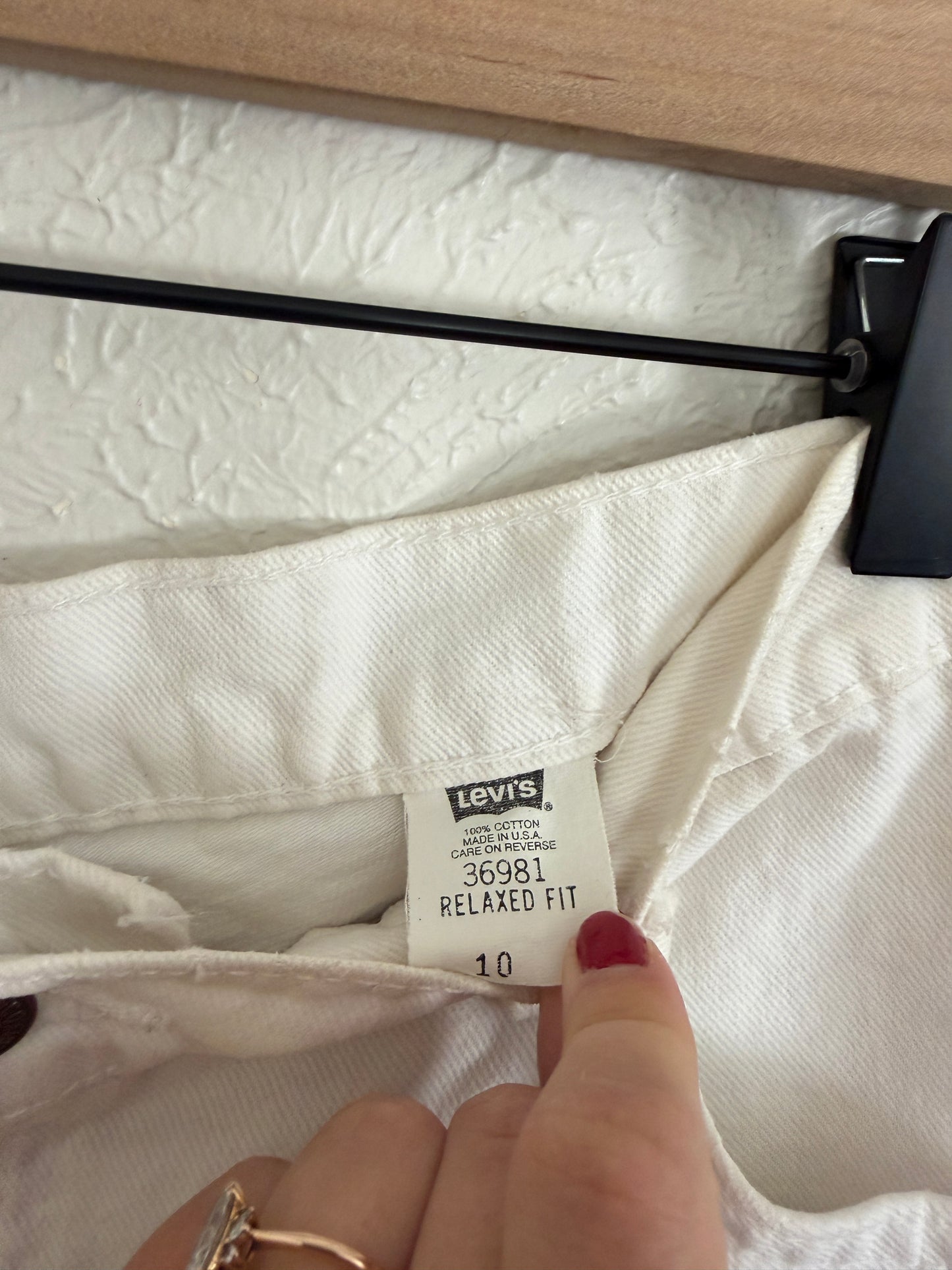 Levi’s 1995 Vintage Orange Tab White High Waisted Shorts (8)