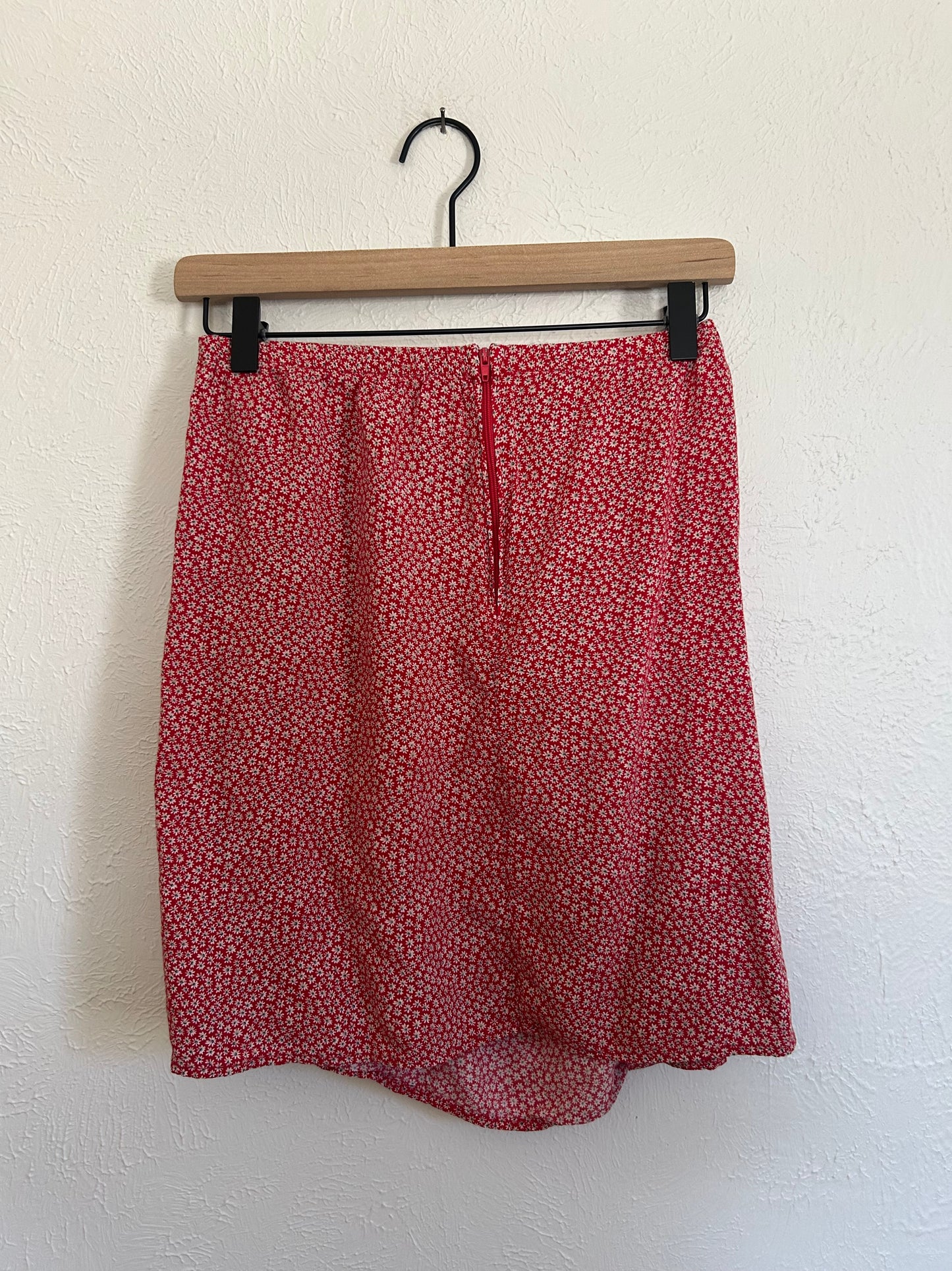 Vintage Red Floral Skirt (M)