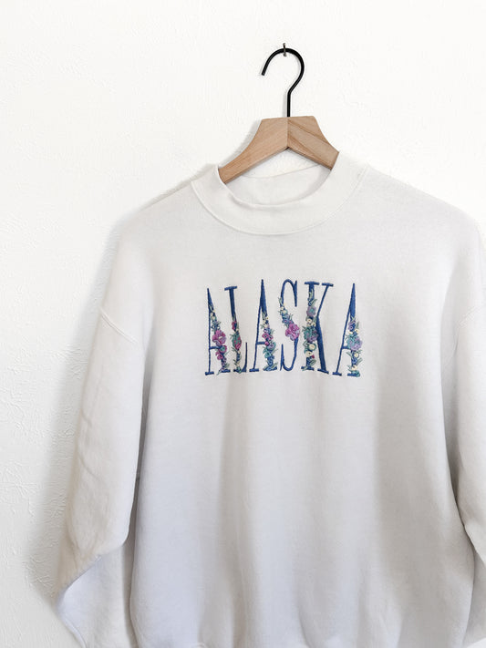 Alaska Vintage Floral Embroidered Crewneck (L)