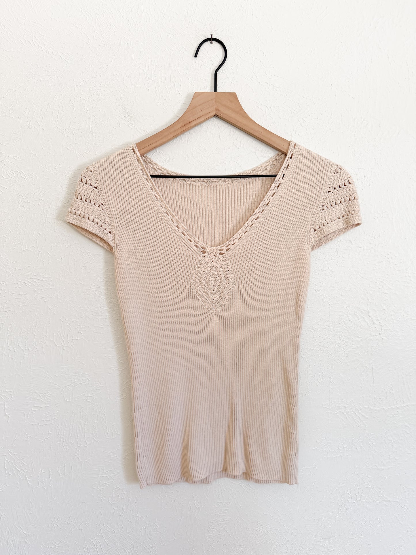 Crochet Ribbed Neutral Top (M)