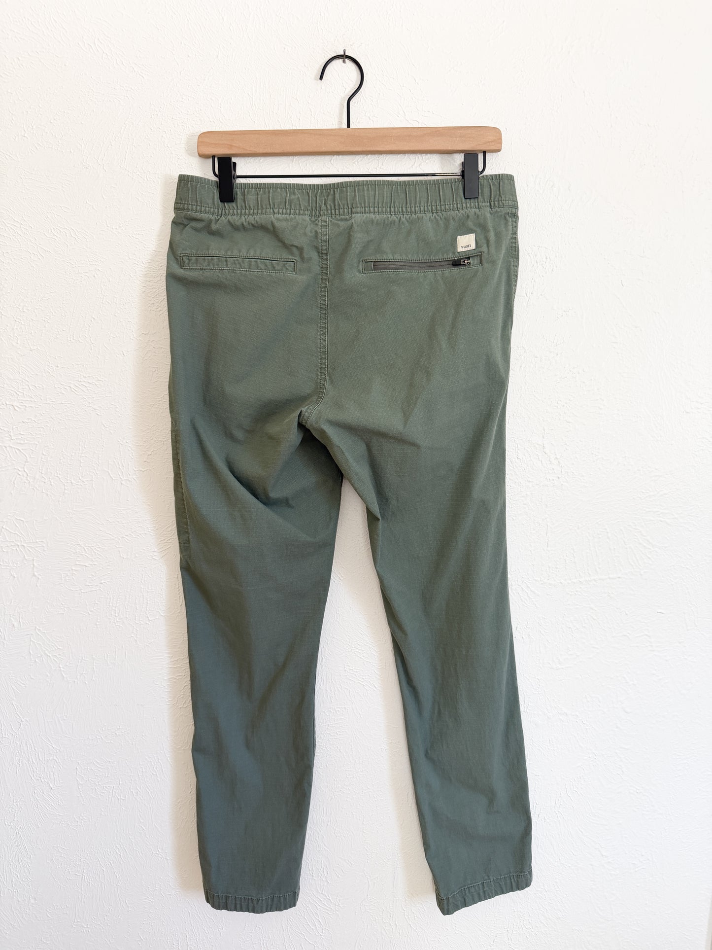 Vuori Ripstop Green Pants (M)