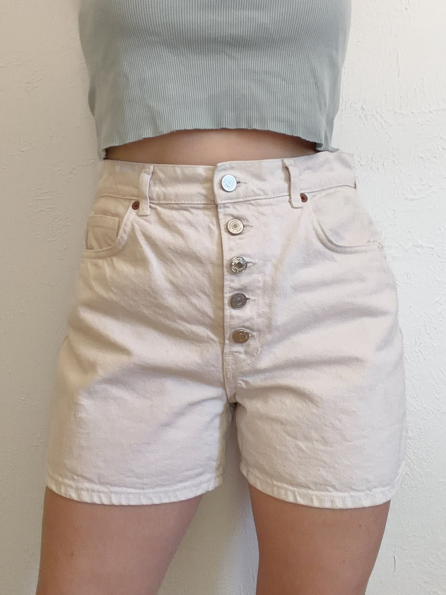 Reformation ‘Amy’ High Rise Cream Button Shorts (29)