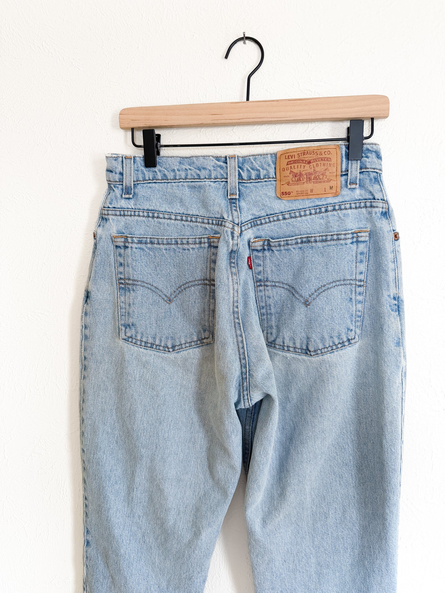 Levi’s 550 Light Wash Vintage Jeans (8)