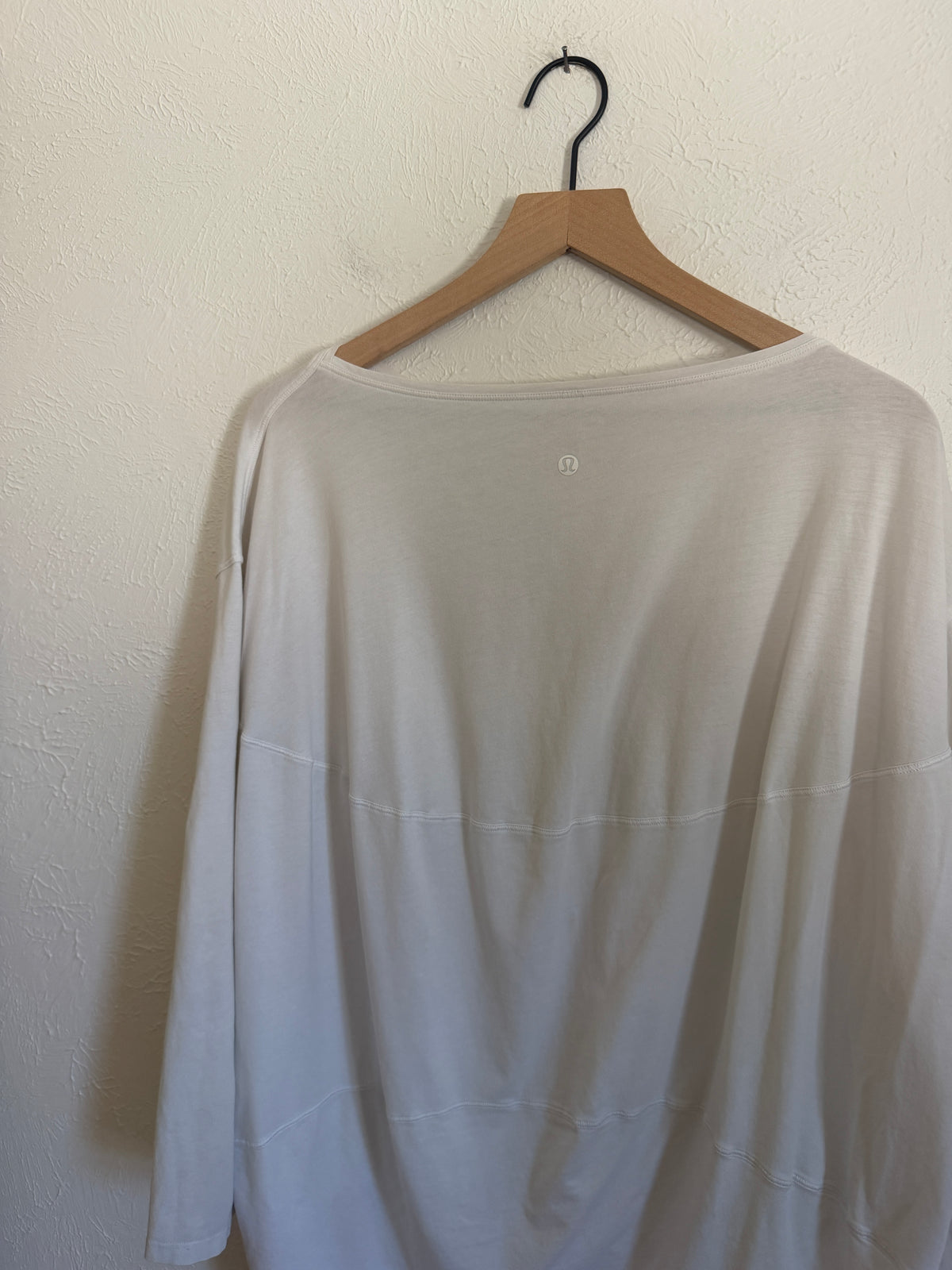 Lululemon Flowy White Long Sleeve (M)