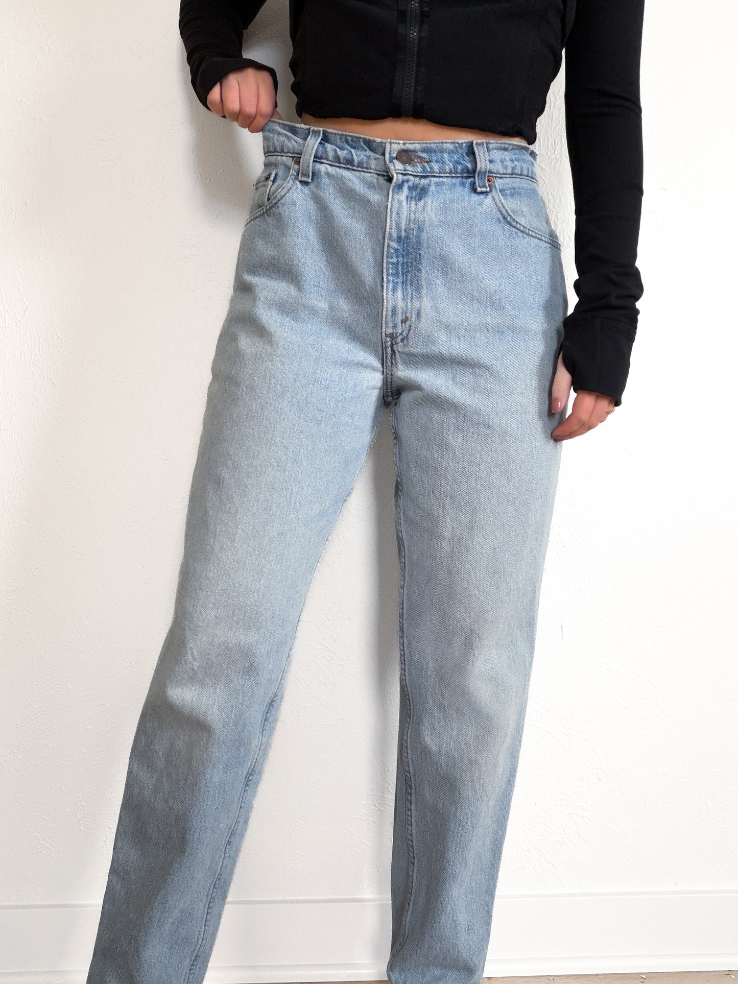 Levi’s 550 Light Wash Vintage Jeans (8)