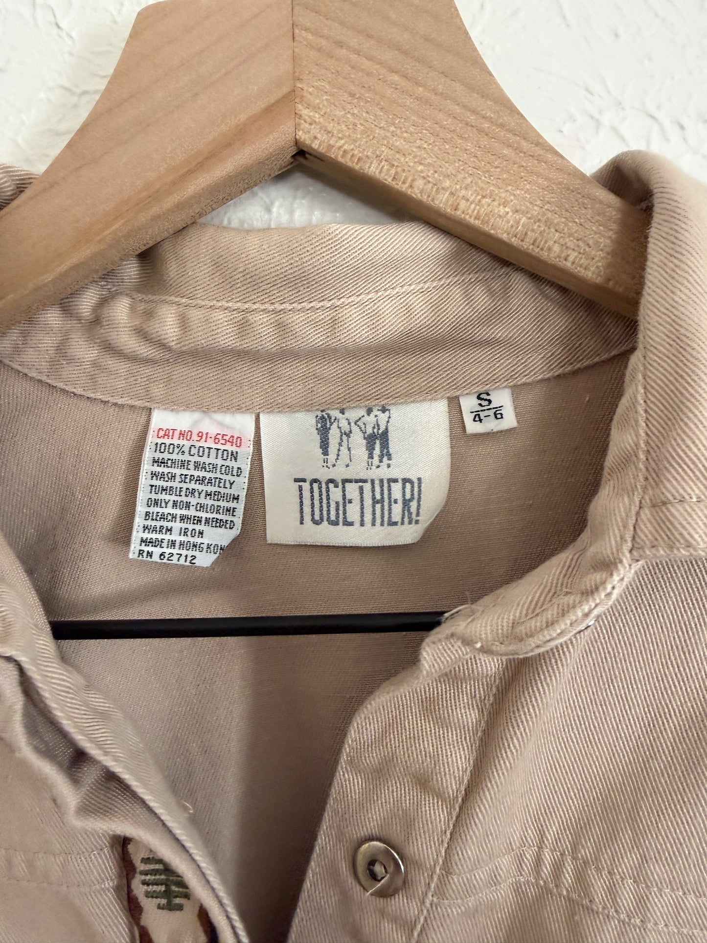 Western Vintage Embroidered Button Up (M)
