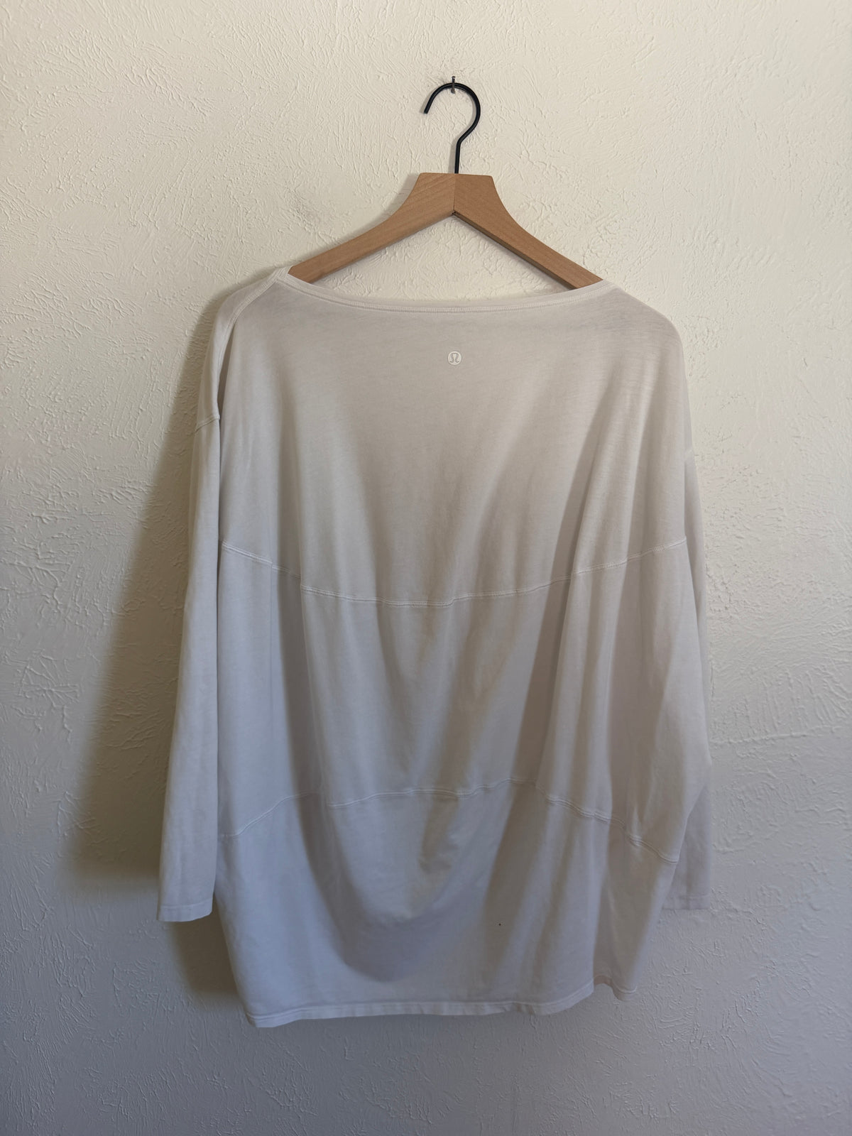 Lululemon Flowy White Long Sleeve (M)