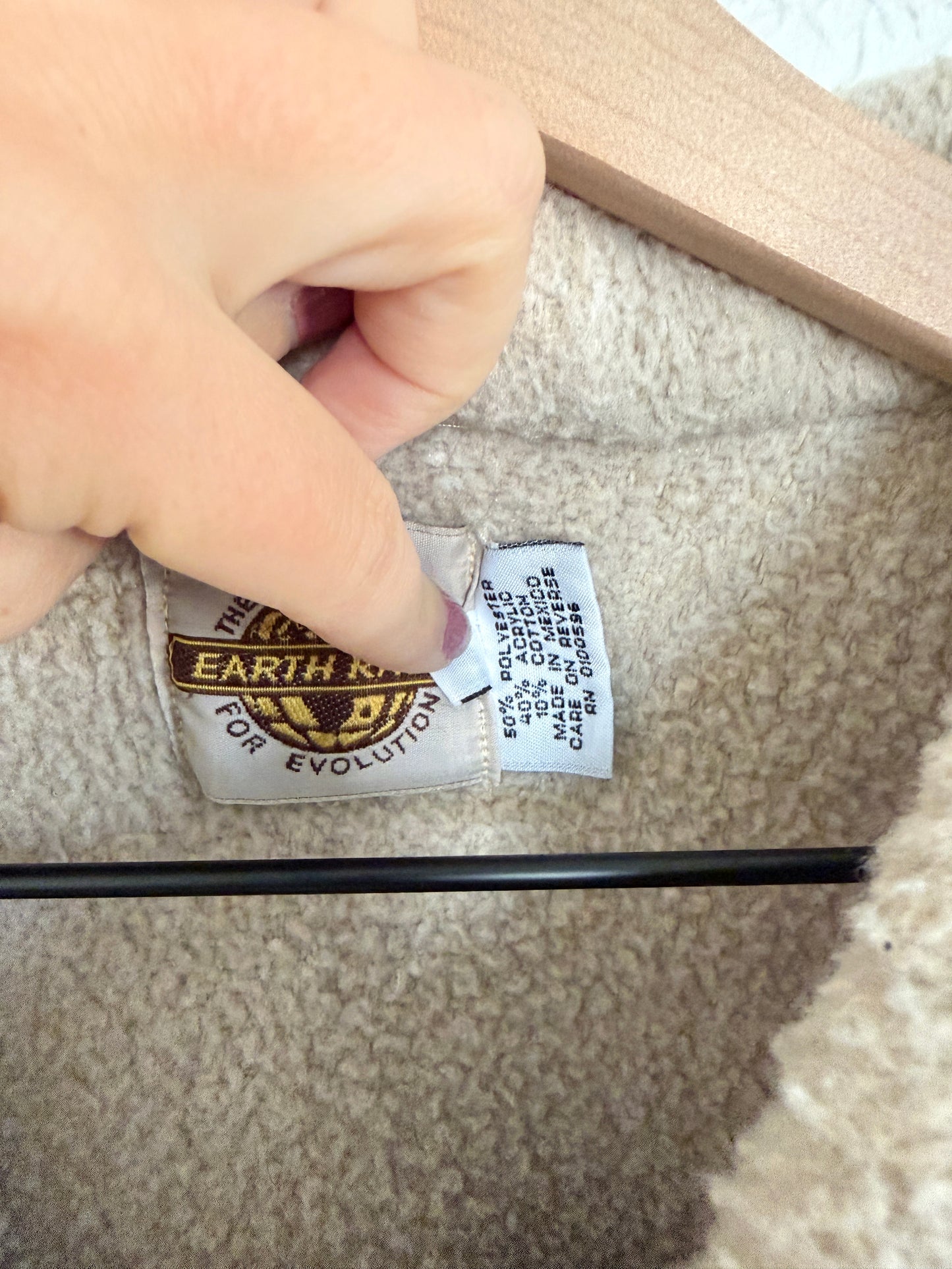 Earth Ragz Embroidered Fish Pullover (M)