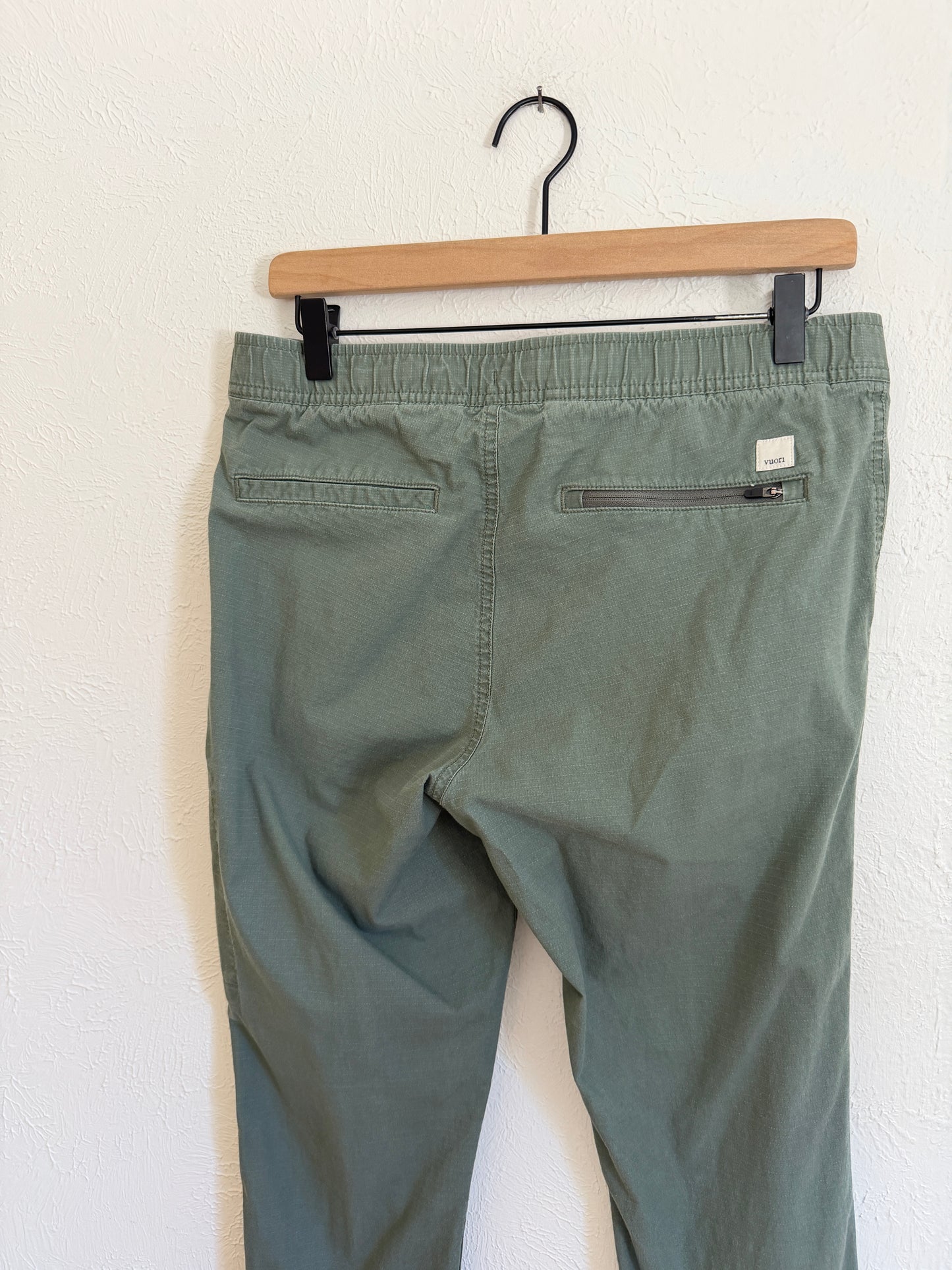 Vuori Ripstop Green Pants (M)