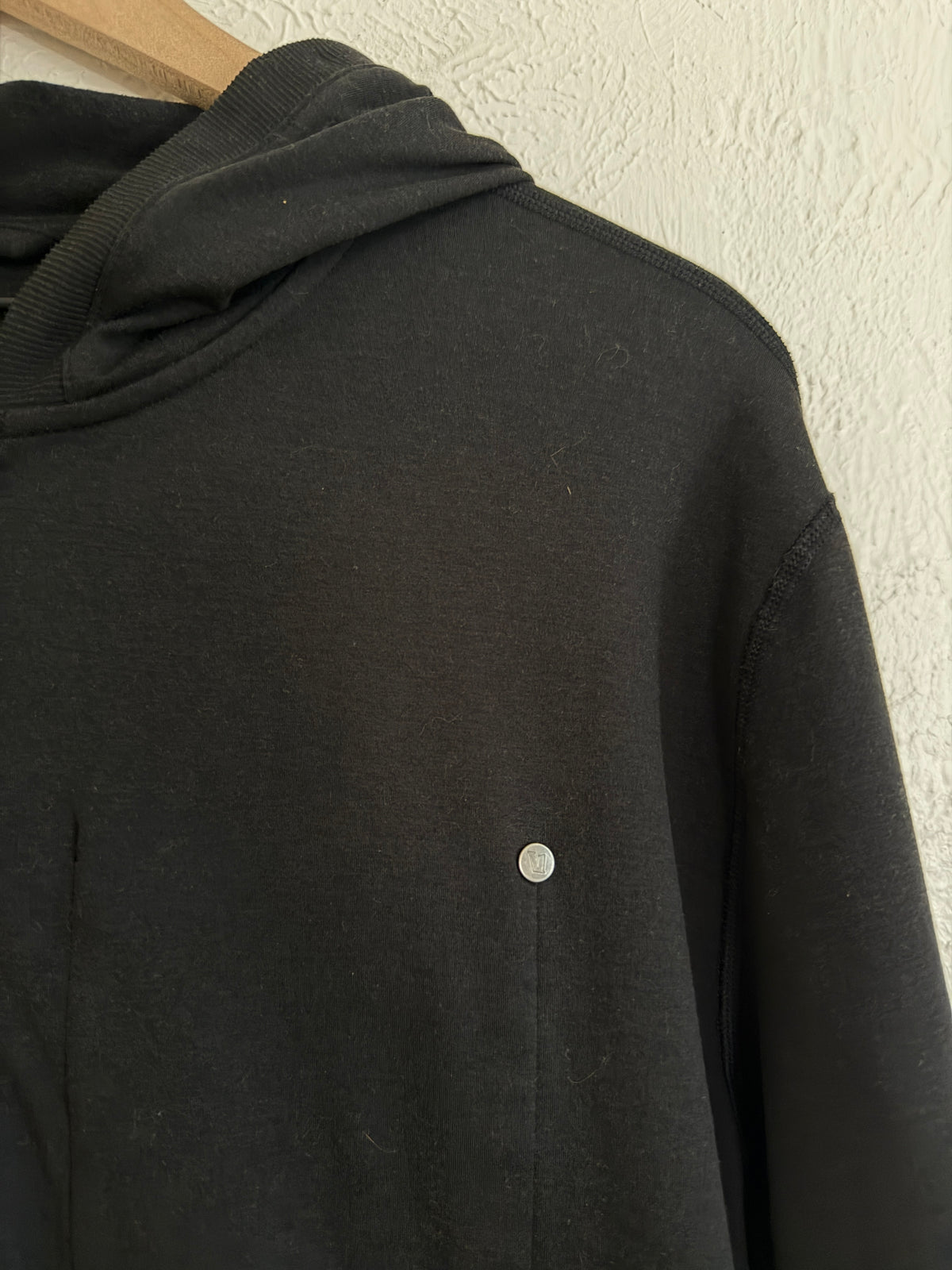 Vuori Men’s ‘Coronado’ Black Zip Hoodie (XL)